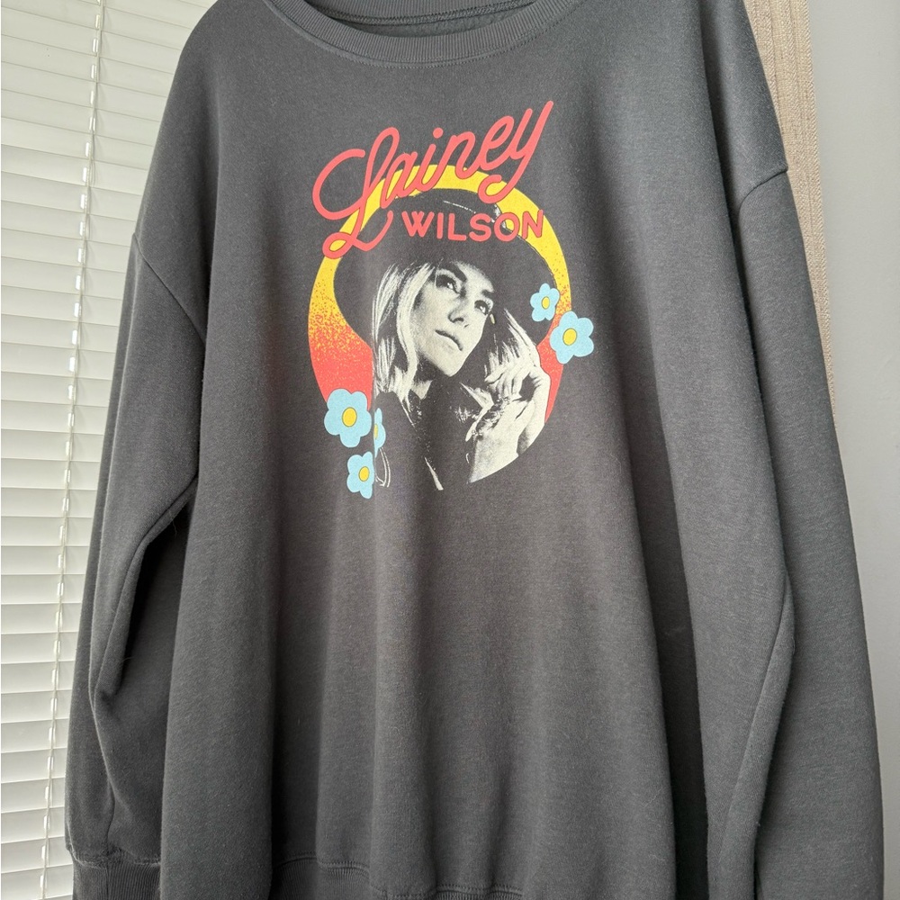 Lainey Wilson Graphic Sweatshirt